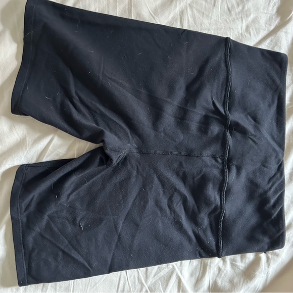 ALO Yoga Black Athletic Shorts - Picture 2 of 3